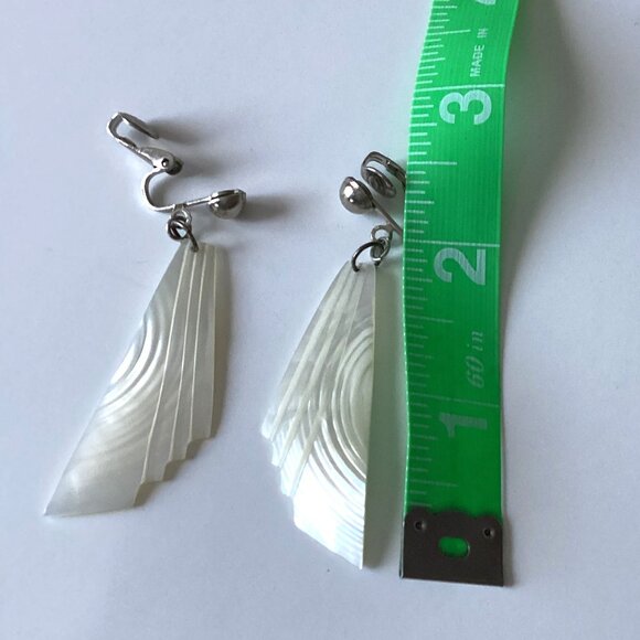 Vintage Clip-On Drop Earrings Retro Y2K Made From Shells - Picture 3 of 3